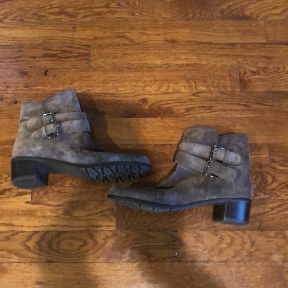 Stuart Weitzman taupe suede booties - Picture 3 of 4